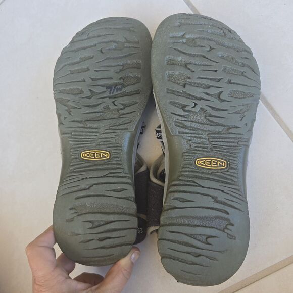 Keen Womans Whisper Sandals Size 10. - Picture 7 of 7
